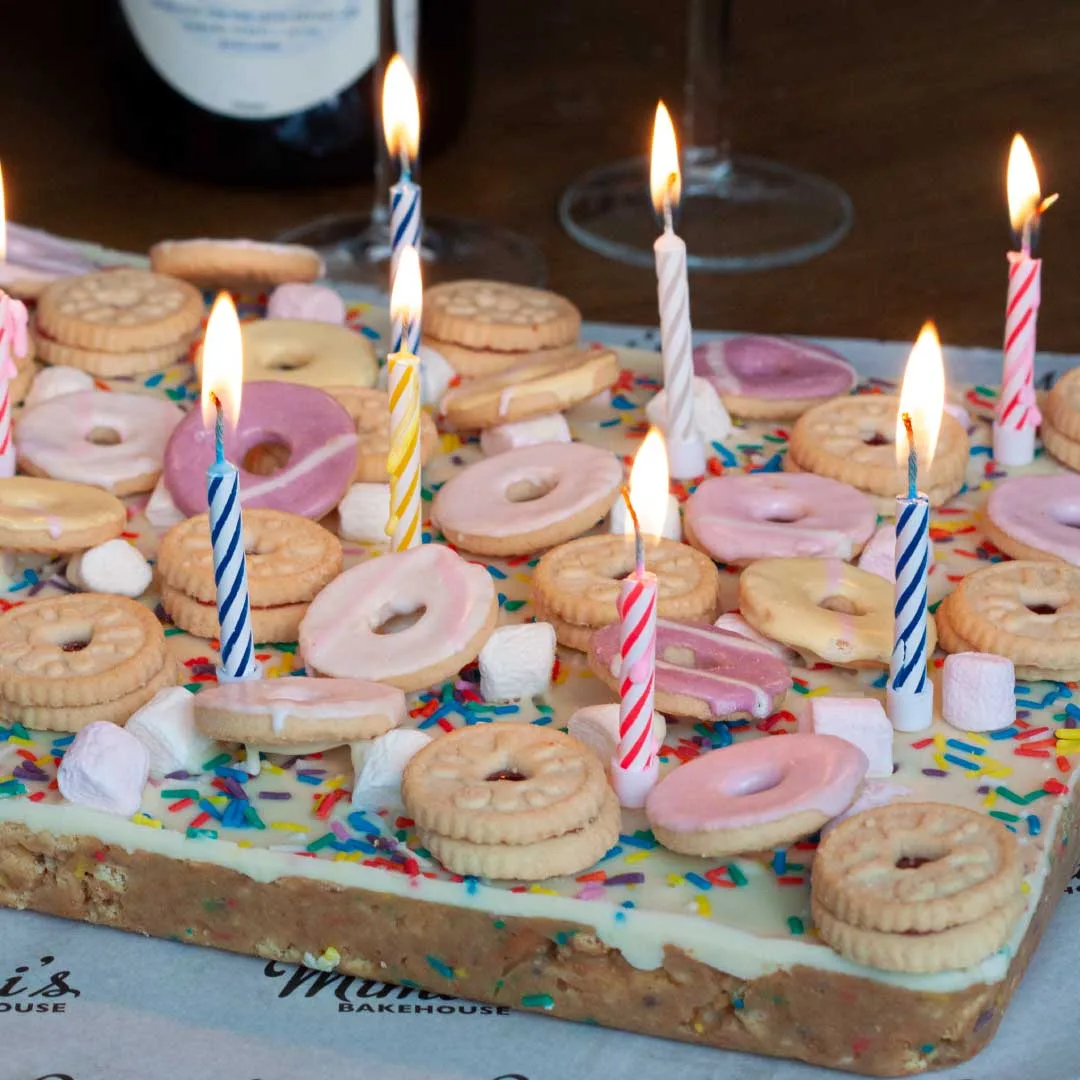 UK Ultimate Birthday Traybake - Image 3