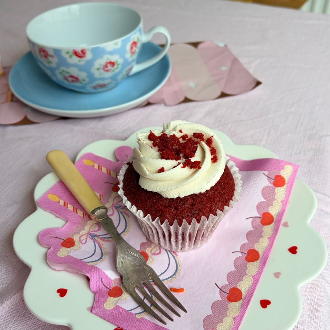 Alternative view of Red Velvet Cupcake Box