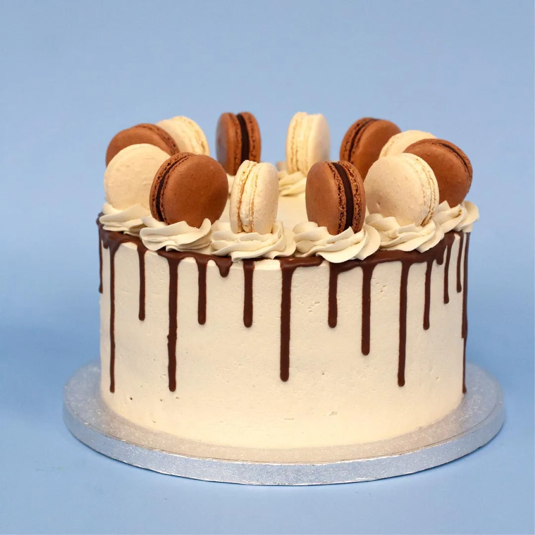 Macaron Drip Cake
