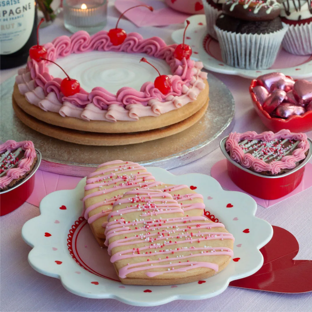 Alternative view of Loveheart Empire Biscuits