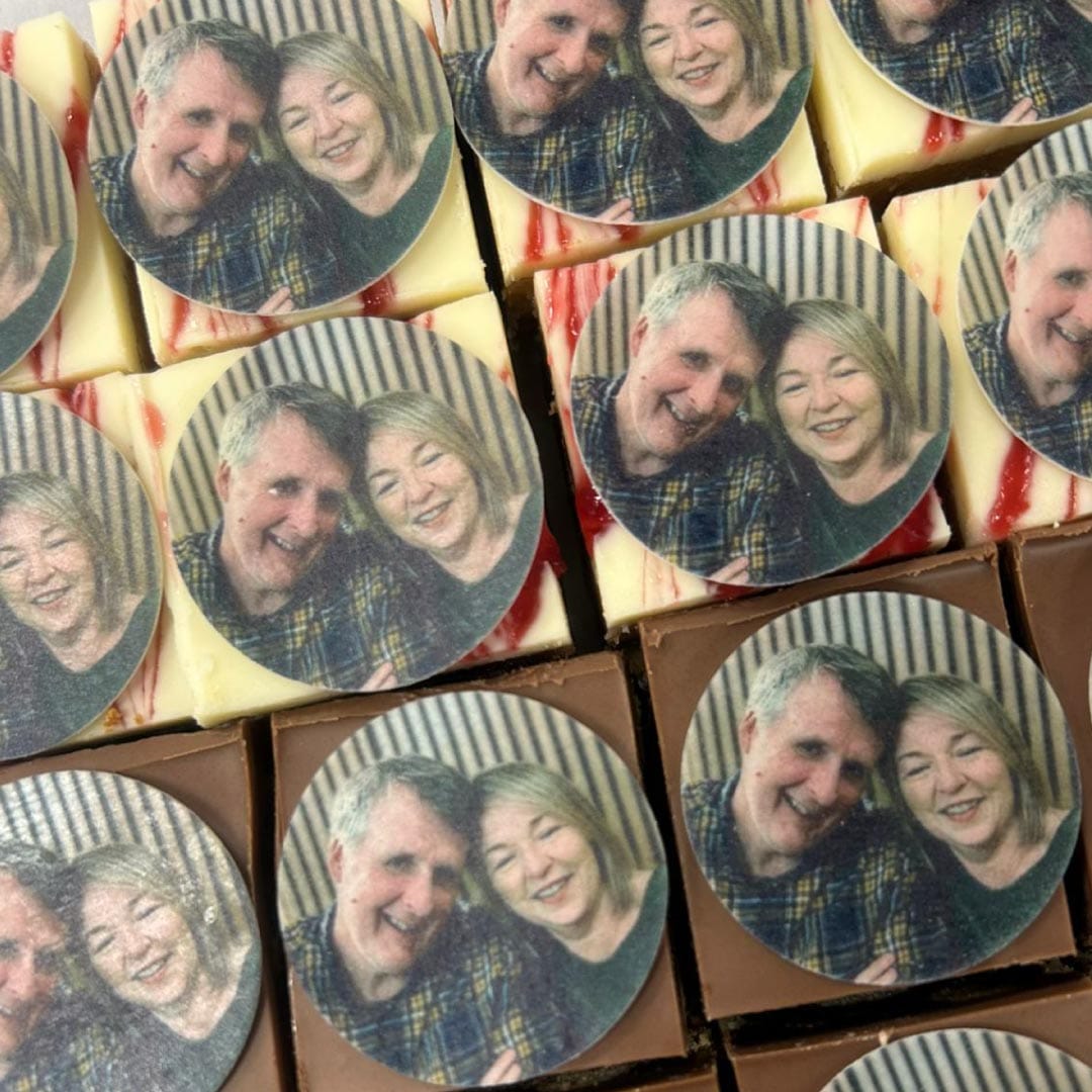 Alternative view of Photo Mini Traybake Box